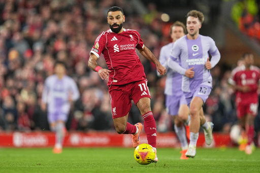 Salah regresa y ayuda al Liverpool a vencer al Brighton en la Liga Premier