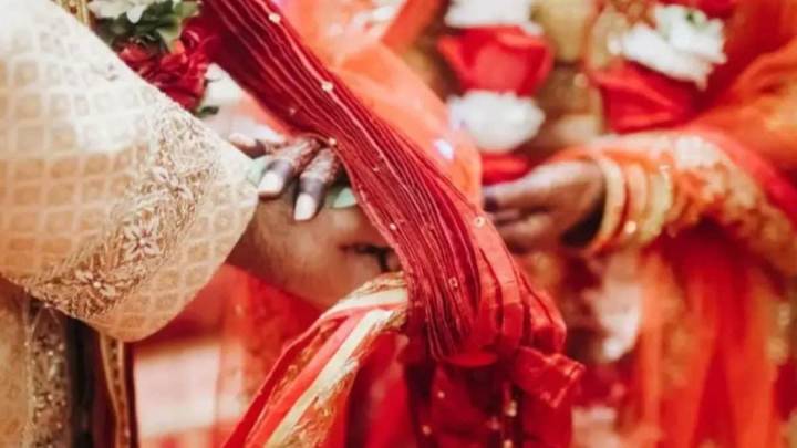 Father Of 4 Kids, He Fell For Co-Star, Pleaded Her To Marry Him, But Never Lived Under Same Roof