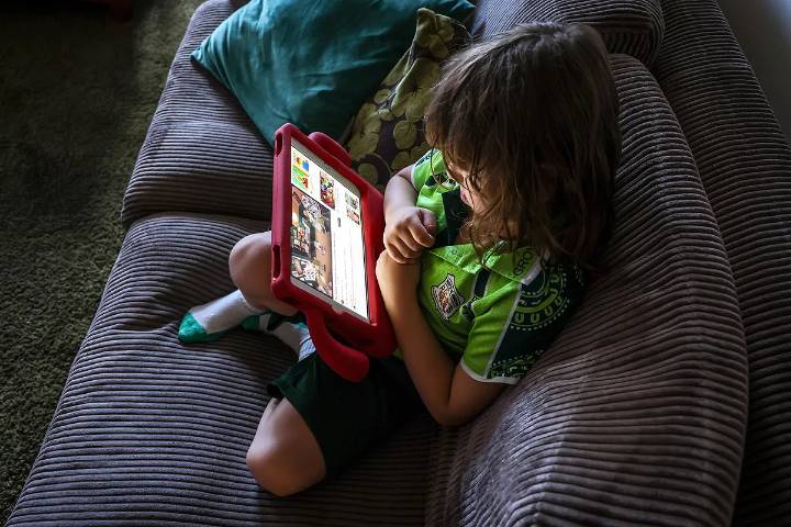 Cientos de miles de adolescentes australianos ya tienen prohibido acceder a Instagram y Facebook