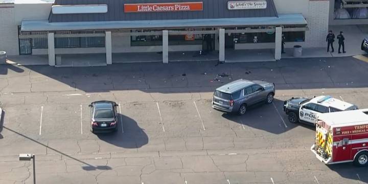 2 critically hurt in shooting at Tempe strip mall
