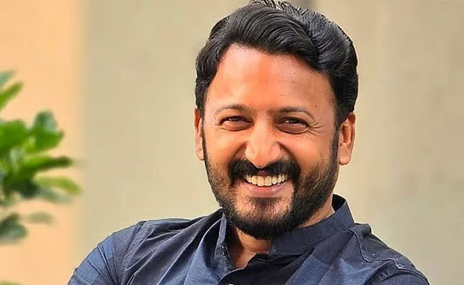 Kerala HC gives interim protection from arrest to Rahul Mamkootat...