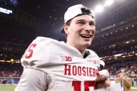 Indiana QB Fernando Mendoza wins Chicago Tribune Silver Football