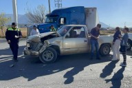 Septuagenario dice ‘no ver’ camioneta y la impacta, al sur de Saltillo