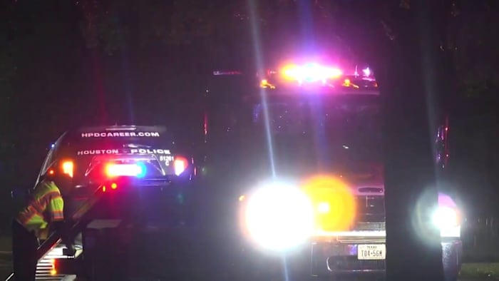 3 Houston police officers injured in 2 suspected DWI crashes less than 24 hours apart, HPD says