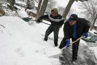 How to hire snow shovelers on Staten Island before weekend storm