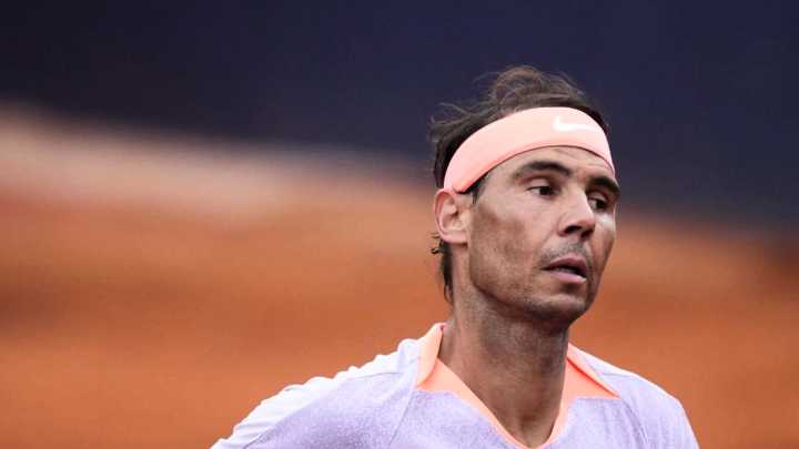 Rafa Nadal generó preocupación al publicar una foto con el brazo enyesado