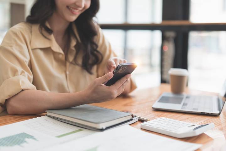 Para lograr más "Me gusta" en redes. Un estudio revela que hay divisiones generacionales en un ámbito impensado