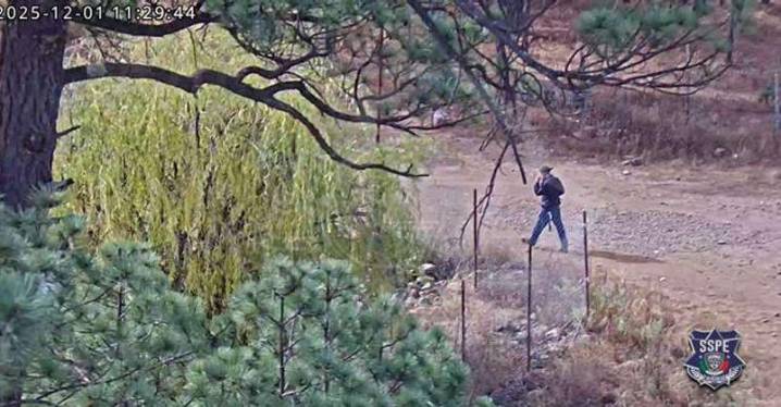 Capturan a sujeto armado en la salida de Guachochi tras dar seguimiento con cámaras de vigilancia