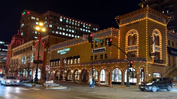 Tax break for Country Club Plaza would divert millions from KCPS