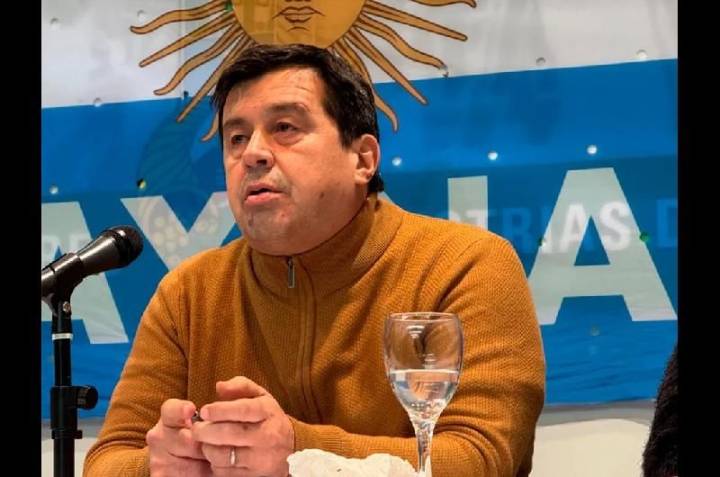 Guiños y críticas al Gobierno desde las cámaras empresariales por la reforma laboral