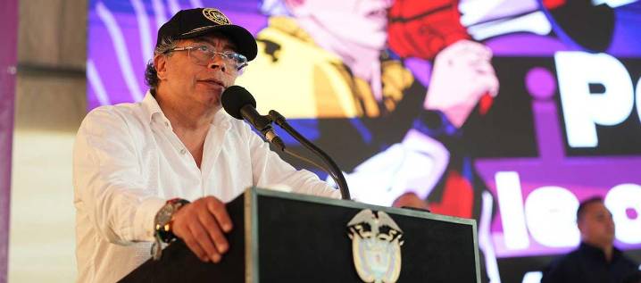 "Al ELN le digo, hermanos, hermanas... hagan la paz ya": Petro