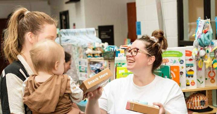 Community supports Montreal toy store amid mail disruptions
