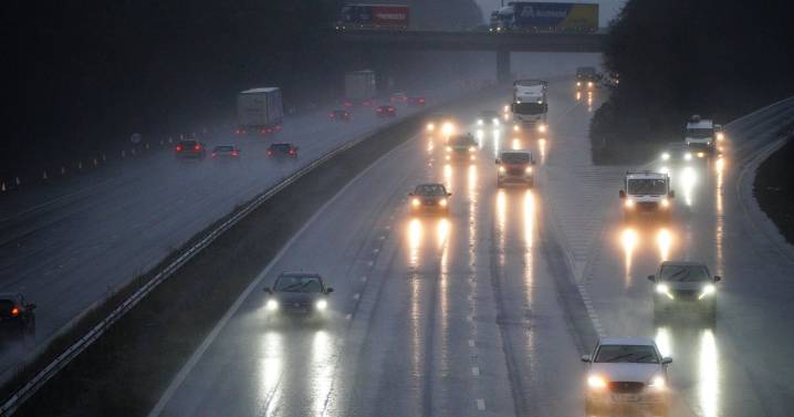 M4 crash live: Police close carriageway both directions, while second road shut off traffic chaos