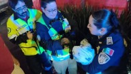 De un patrullaje a un nacimiento: policías ayudan a traer al mundo a una bebé en Iztapalapa