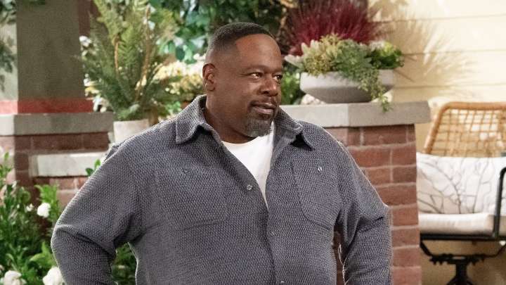 Following The Neighborhood’s Final Christmas Episode, Cedric The Entertainer Is Hyping A Major Milestone Along With Anthony Anderson (And Cake)