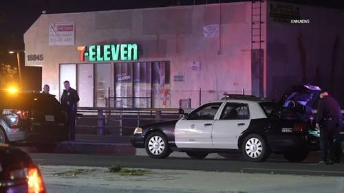 Sospechoso muere tras tiroteo policial en estacionamiento de un 7