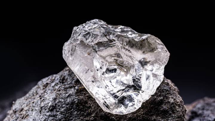 From Debt To Destiny: MP Duo Unearth 15-Carat Diamond Worth Rs 50 Lakh After Digging For 20 Days
