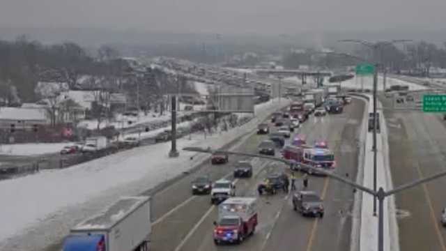Tow crews, plows overwhelmed as winter storm batters Iowa roads