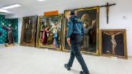 Cuadros, tallas y hasta un testamento: la Guardia Civil recupera 30 obras del botín de las exmonjas de Belorado