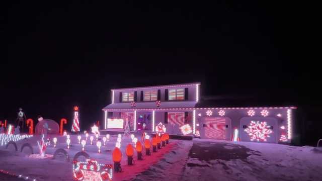 News We Love: Family decorates home with 25,000 Christmas lights