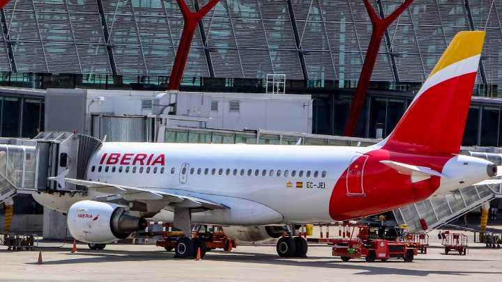 Iberia amplía hasta el 31 de diciembre la suspensión de vuelos a Venezuela