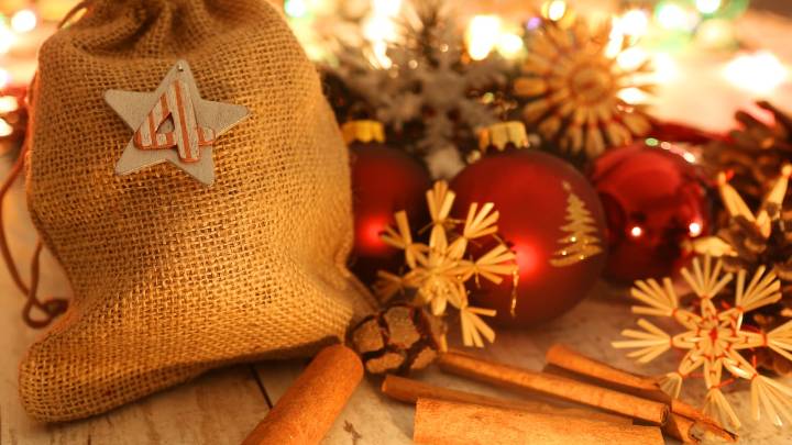 Tendencia en diciembre: ¿Por qué se recomienda colgar una bolsita con canela en la puerta de entrada?