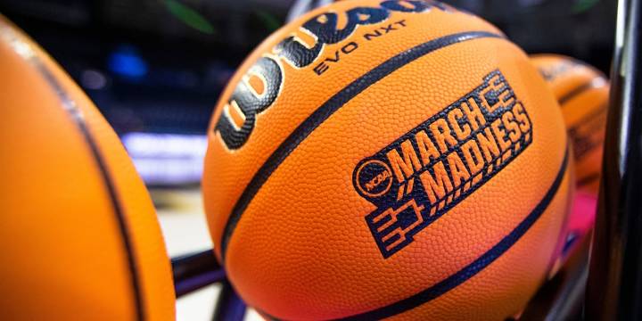 Purdue tumbles from top spot, Michigan jumps to No. 2, MSU down to No. 9, IU drops out of latest AP Top 25 poll