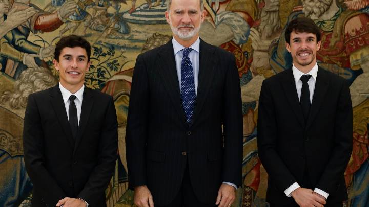 El rey Felipe VI recibe a Marc y Álex Márquez en Zarzuela