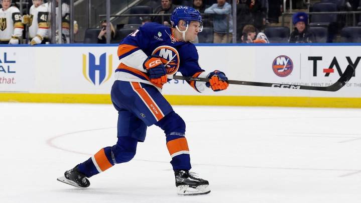 Islanders earn shootout win over Golden Knights on Heineman's goal
