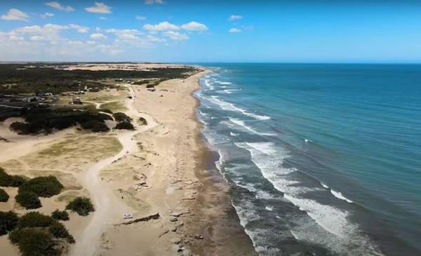 Tiene solo 20 habitantes, playas gigantes y queda a 5 horas de CABA
