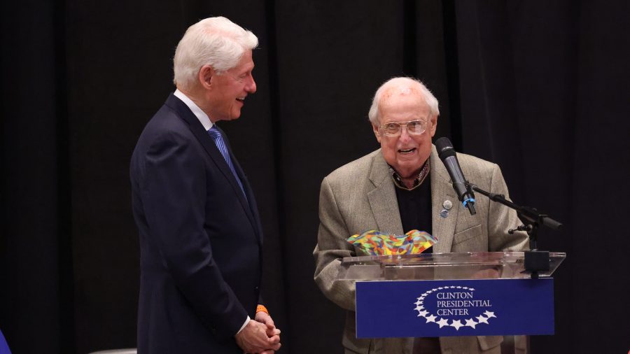 92-year-old Little Rock man honored for serving more than 20,000 volunteer hours