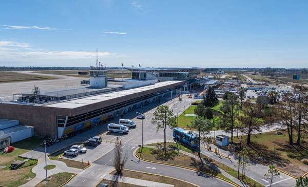 Reabre el aeropuerto de Rosario tras las obras de renovación