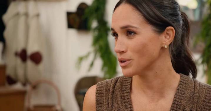 Royal Family LIVE: Meghan humiliated on her own doorstep as she's given 'hypocrite' award