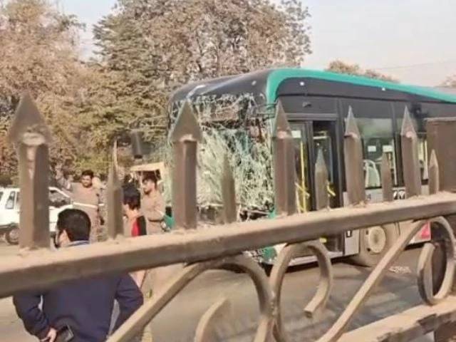 BRT bus crashes between University of Peshawar, Islamia College stations