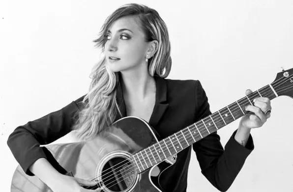 Kmila Reynoso, la salteña que llega con su música a Buenos Aires