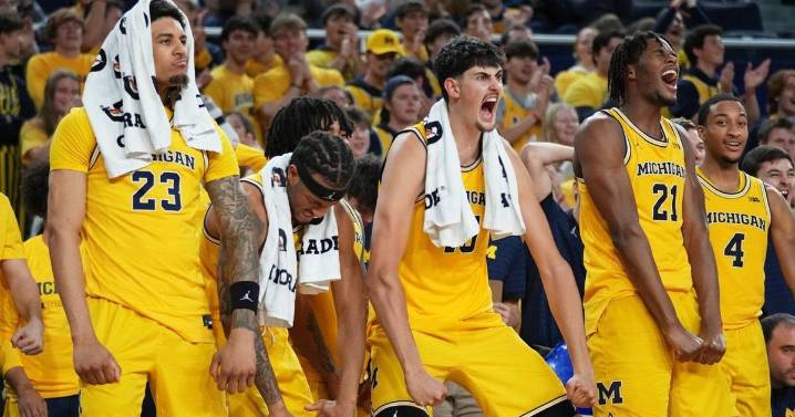 No. 2 Michigan remains unbeaten in 89-61 rout of Villanova