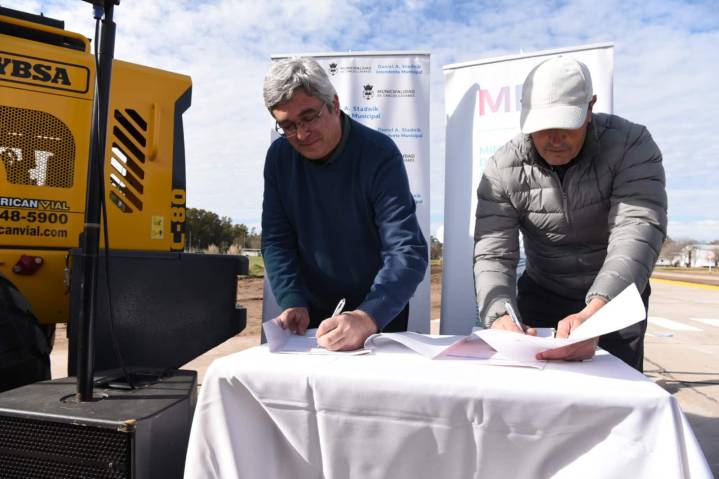 El ministro Javier Rodríguez estuvo en 25 de Mayo dialogando con los productores sobre la asistencia ante las inundaciones