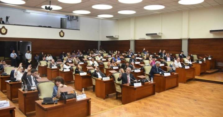 Se suspendió la sesión en la legislatura para tratar el presupuesto