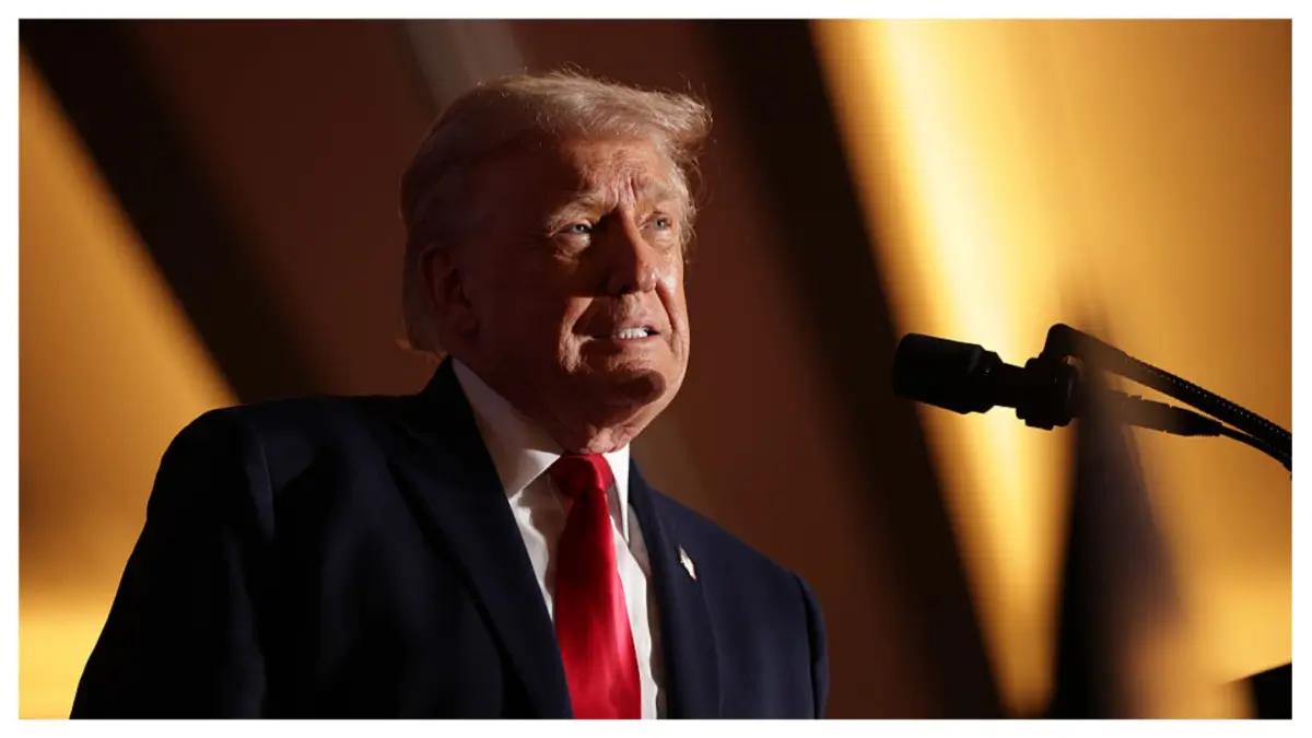 ‘The Hands’: Newly Released Photo of Trump with Mystery Woman Sparks Frenzy as Viewers Zero In on One Detail and Swear They Know Exactly Who It Is