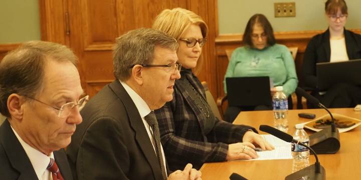 Iowa panel warns of ‘mixed’ economic picture, predicts slight revenue upturn