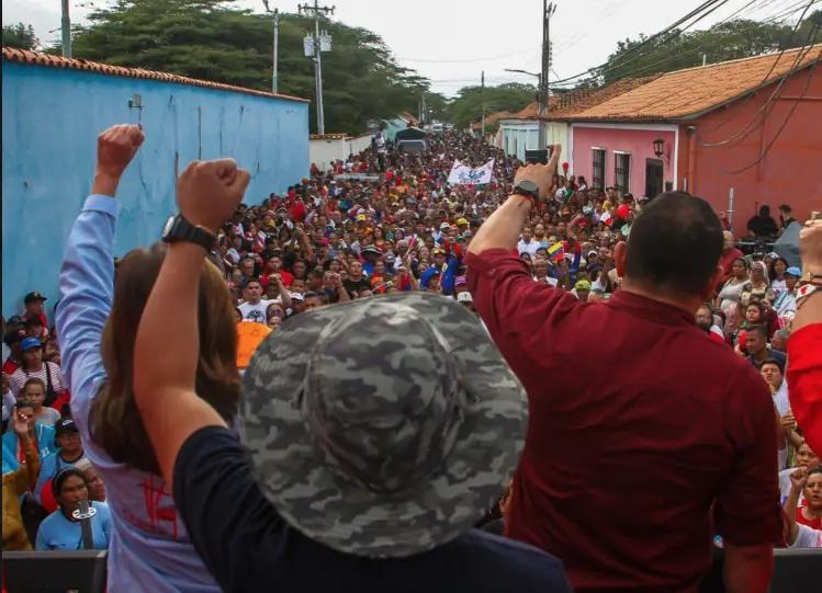 Juramentan Comandos de Comunidades Bolivarianos Integrales en Falcón