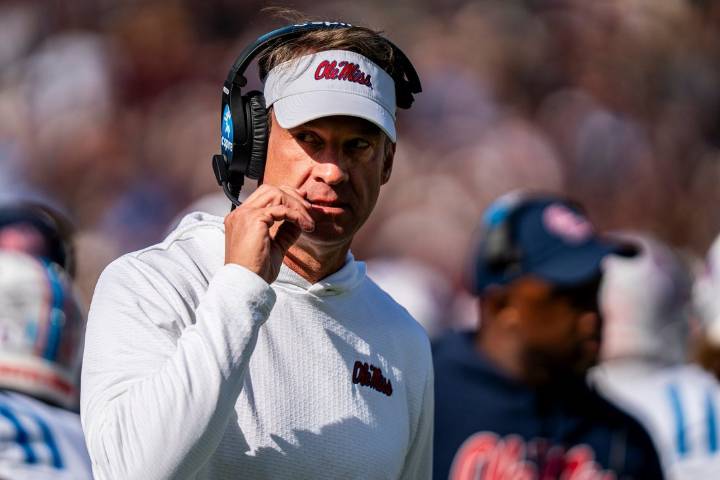 Deadspin | Report: LSU 'confident' as Lane Kiffin ponders his next step