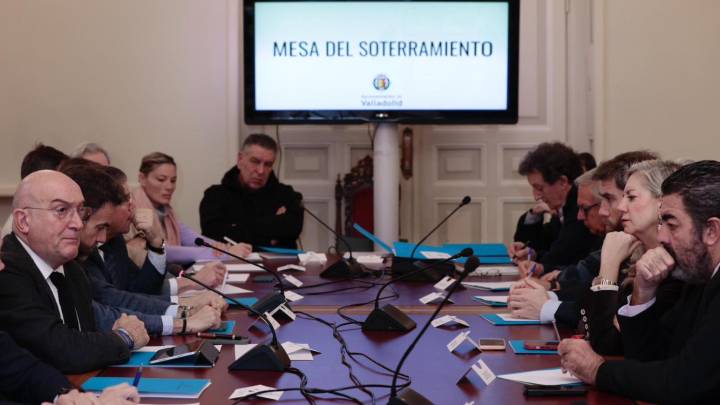 El mensaje de Carnero a Puente tras 10 días de silencio ante la disolución de la SVAV: "No manda en Valladolid"