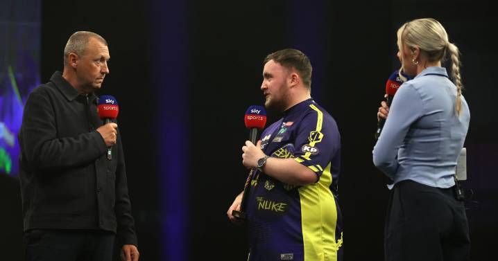 Who are the Sky Sports commentators for the PDC World Darts Championship