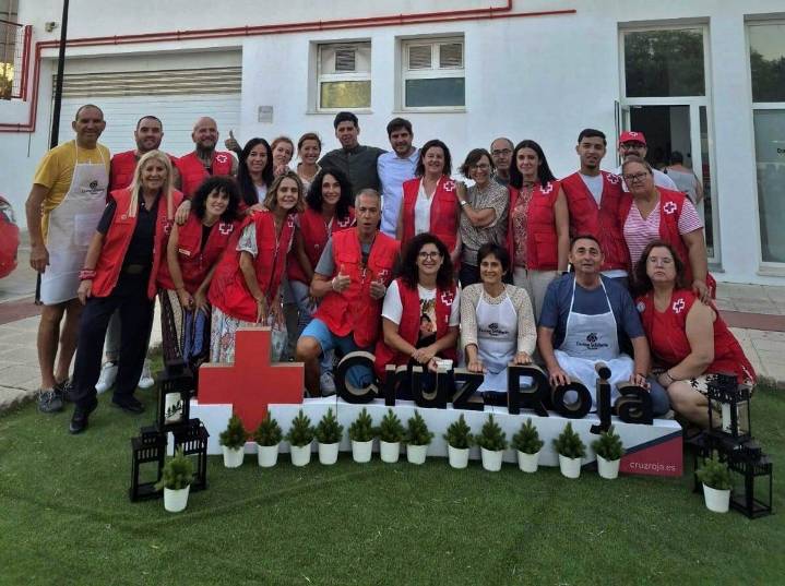 Cruz Roja y Hacedores Cádiz celebrarán el 17 de diciembre el almuerzo de navidad para personas sin hogar