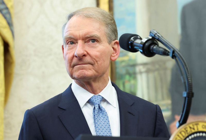 SEC chief calls for redo of executive compensation disclosure rules