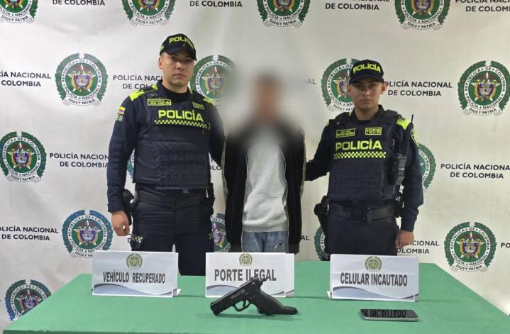 Capturan a hombre que robó un carro en Bogotá tras persecución policial