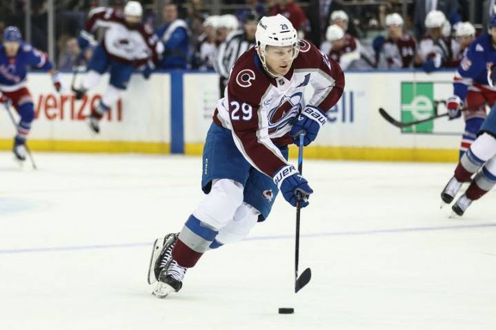 NHL roundup: Nathan MacKinnon stars as Avs top Rangers in OT