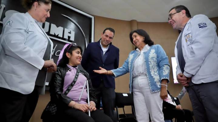 Alianza DIFH–CEUMH–UNAM brinda prótesis oculares gratuitas a hidalguenses de 36 municipios