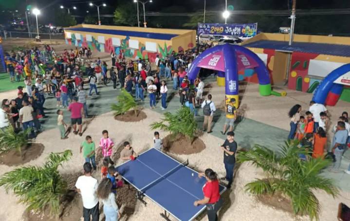 Coro estrenó Zona Joven en el paseo Monseñor Iturriza